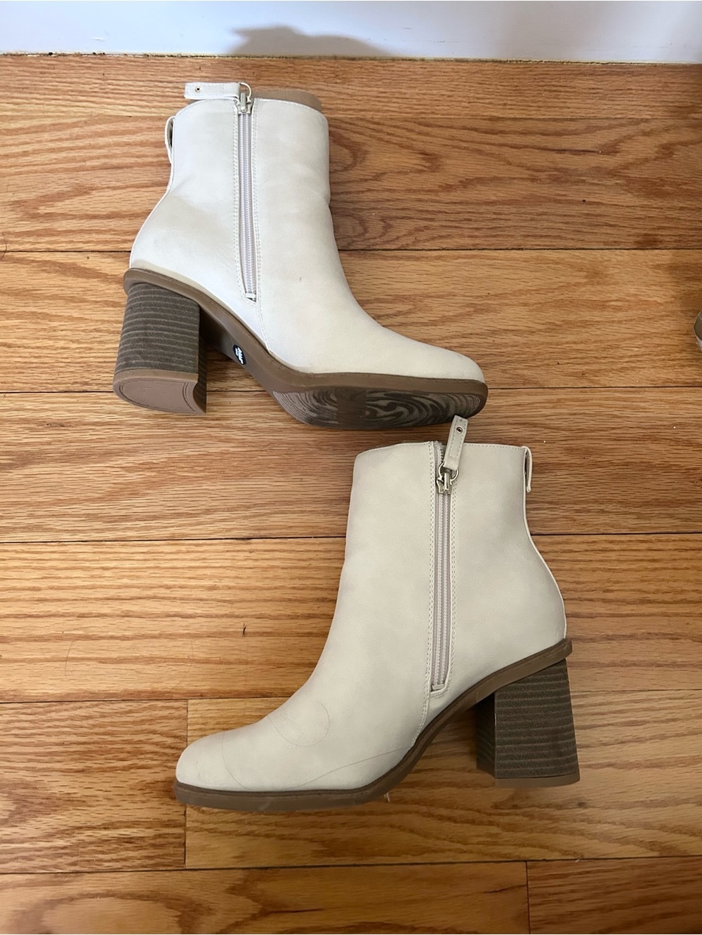 Dr Scholl’s White Cream Ankle Boots - Picture 3 of 7